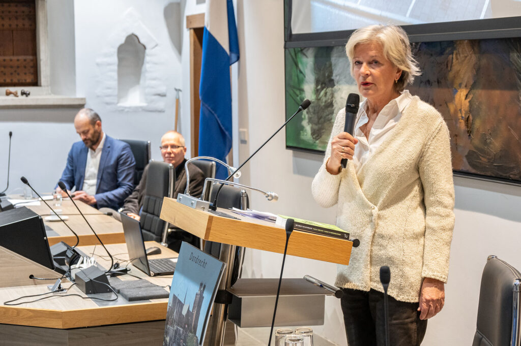 Moderator Anneke van Veen (foto: Allard de Goeij)